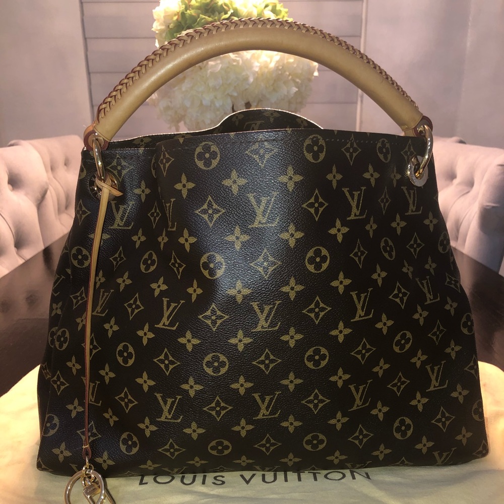 LV Artsy MM Monogram